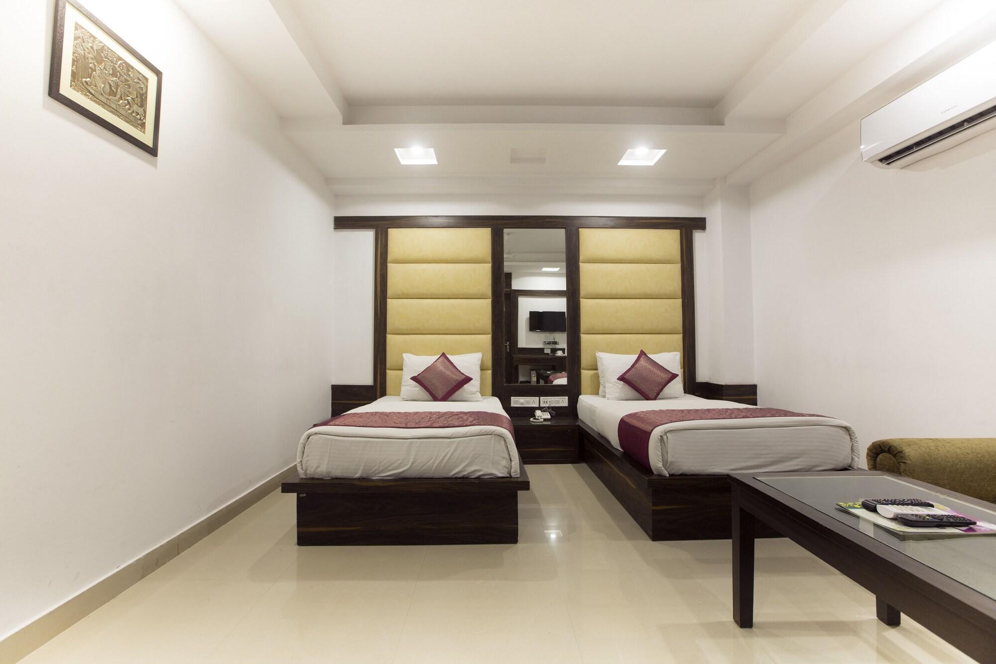 Hotel Krishna Deluxe-By Rcg Hotels New Delhi Eksteriør billede
